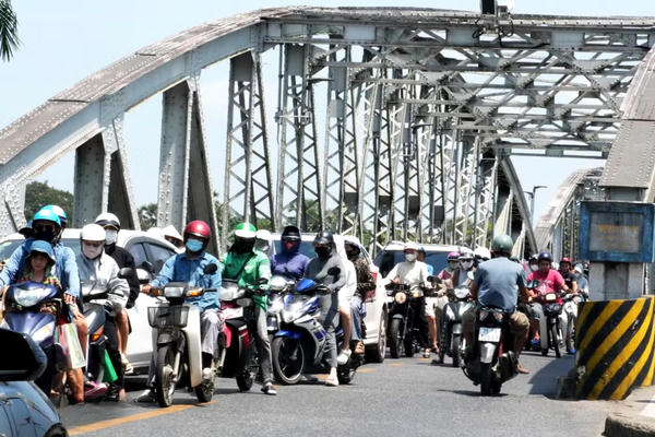 Thời tiết ngày 7/6: Bắc Bộ, Trung Bộ vào cao điểm của đợt nắng nóng gay gắt Thời tiết ngày 7/6: Bắc Bộ, Trung Bộ vào cao điểm của đợt nắng nóng gay gắt