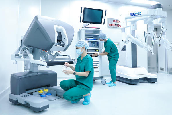 Bệnh viện Tâm Anh tiên phong sở hữu 2 siêu robot Da Vinci Xi tại Việt Nam