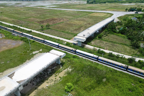 Thanh Hóa: Cầu vượt 'thiếu một nhịp', dự án 443 tỷ đồng chờ gỡ nút thắt