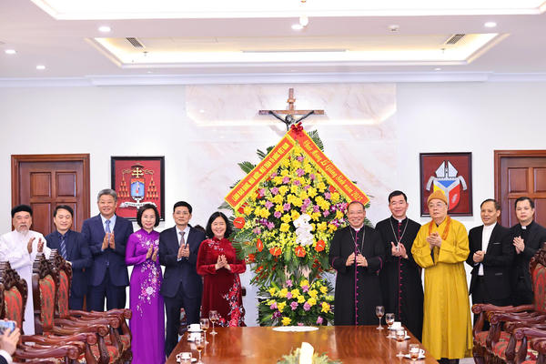 Đổi mới nội dung, phương thức hoạt động của Mặt trận Tổ quốc Việt Nam, các tổ chức chính trị - xã hội trong công tác tín ngưỡng, tôn giáo