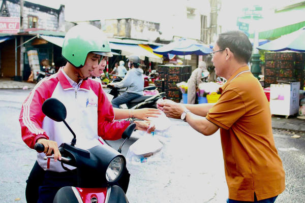 Quảng Ngãi: Những suất ăn miễn phí cho sĩ tử