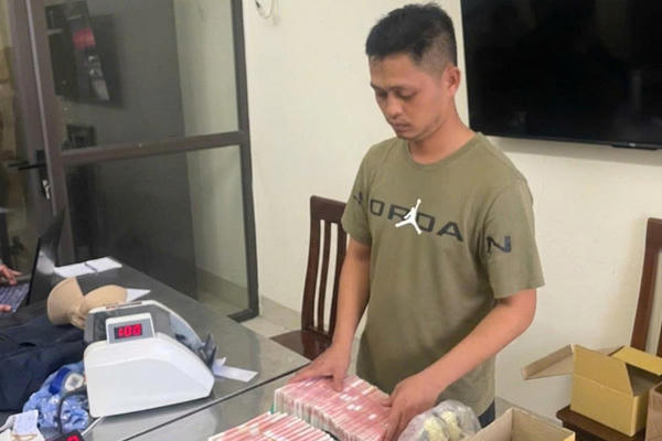 Hải Phòng: Bắt chủ tàu cá vận chuyển trái phép hơn 470.000 nhân dân tệ