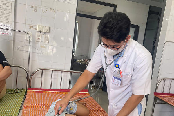 Đà Nẵng: 43 người nhập viện nghi ngộ độc sau khi ăn bánh mì