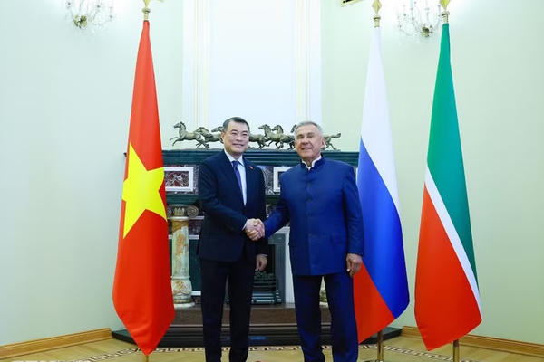 Thủ tướng Chính phủ Lê Minh Hưng gặp Người đứng đầu Cộng hoà Tatarstan