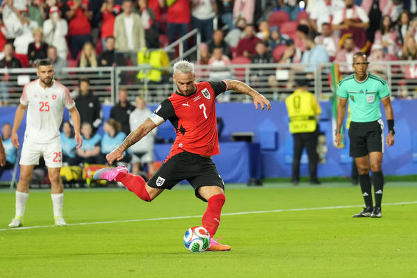 Áo chiến thắng vang dội 3-1 trước Jordan trong lần trở lại World Cup