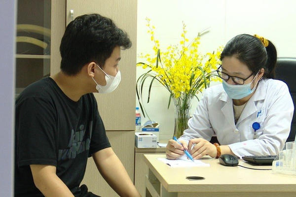 Không tự ý điều trị khi bị viêm da do kiến ba khoang
