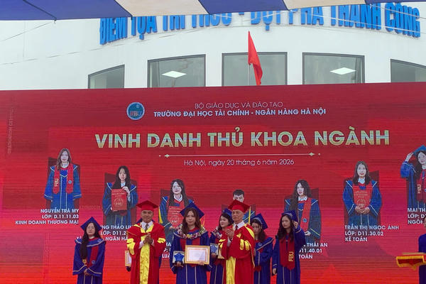 Hơn 1.400 tân cử nhân FBU nhận bằng tốt nghiệp, sẵn sàng bước vào thị trường lao động