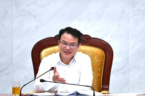 Lắng nghe doanh nghiệp, tìm giải pháp thúc đẩy tăng trưởng 