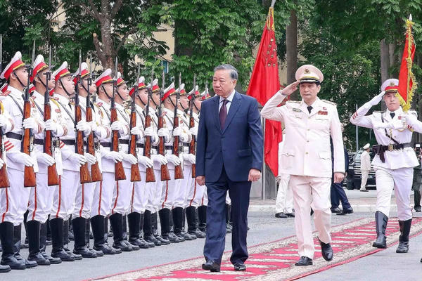 [Ảnh] Tổng Bí thư, Chủ tịch nước dự Lễ kỷ niệm 80 năm Ngày truyền thống Học viện An ninh nhân dân