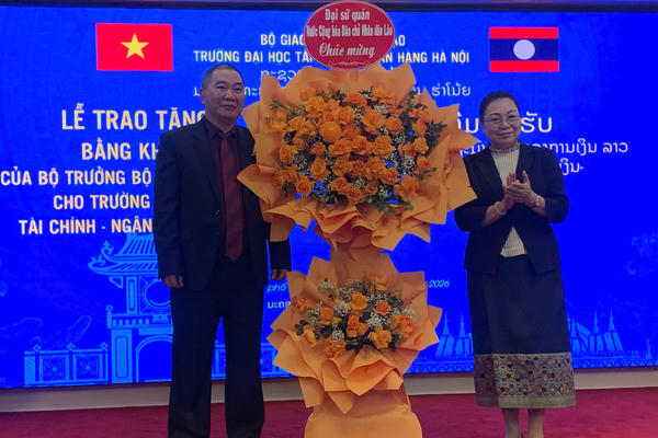 Khai giảng chương trình bồi dưỡng quản trị doanh nghiệp Nhà nước cho cán bộ Lào