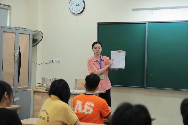Chấm Ngữ văn tốt nghiệp THPT bằng rubric: Rộng “cửa” cho bài làm sáng tạo