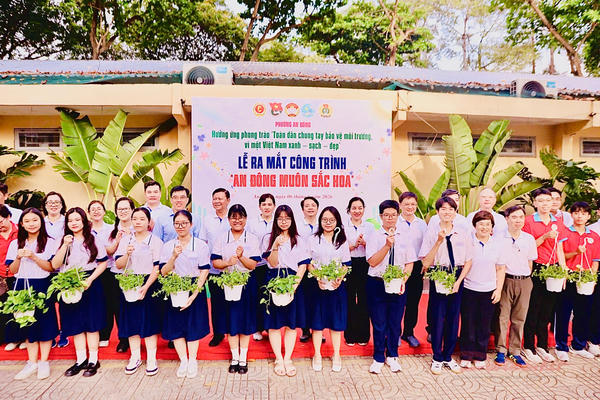 Khánh thành nhiều vườn cây, công viên đại đoàn kết chào mừng 50 năm thành phố mang tên Bác