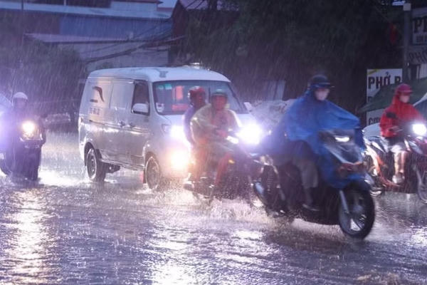 Thời tiết ngày 28/6: Nắng nóng chưa hạ nhiệt ở miền Trung, Bắc Bộ có nơi mưa to