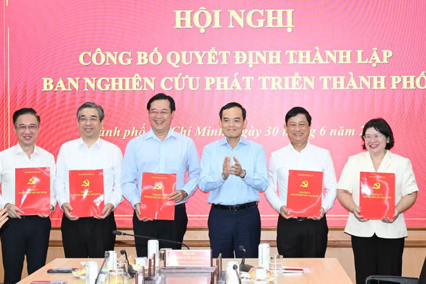 Ông Trần Lưu Quang làm Trưởng Ban Nghiên cứu phát triển TP Hồ Chí Minh 