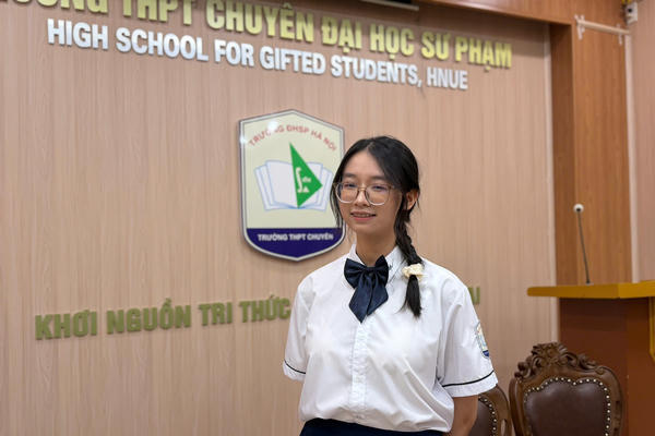 Nữ sinh chuyên Sư phạm Hà Nội đạt SAT tuyệt đối 1.600, IELTS 8.0, dẫn đầu khối A01