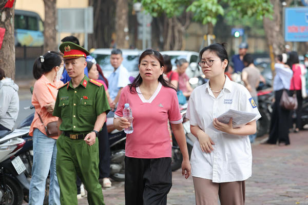 Bộ GDĐT rà soát kết quả thi môn Toán ở Tuyên Quang sau loạt điểm 10 "khủng"