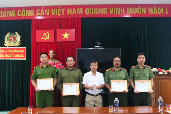 Quảng Ngãi: Thưởng nóng vụ giải cứu người đi lạc, bảo toàn tài sản 1,2 tỷ đồng