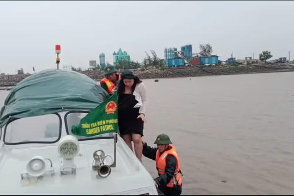 Hải Phòng: Bộ đội Biên phòng kịp thời cứu sản phụ bị vỡ ối trong lúc ứng phó bão