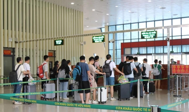 Tạm hoãn xuất cảnh với cá nhân nợ thuế từ 50 triệu đồng trở lên