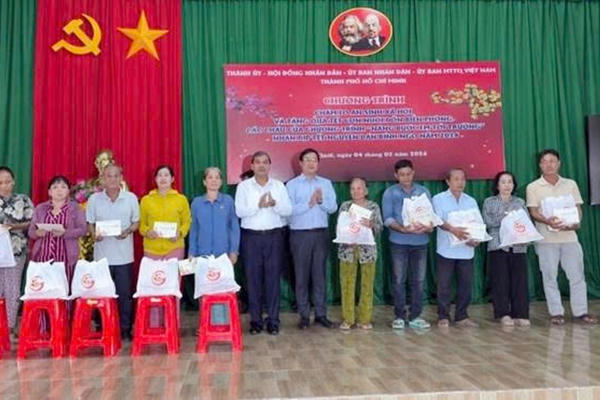Vĩnh Long tăng tốc chương trình xây dựng 300 căn nhà an sinh cho người dân