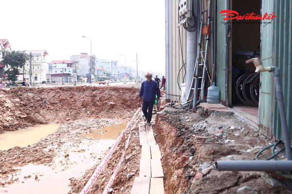 Nhà thầu phản hồi sau phản ánh của Báo Đại đoàn kết về việc thi công mở rộng Quốc lộ 6