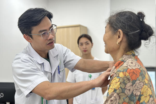 Ca phẫu thuật đầu tiên tại Bệnh viện Hữu nghị Việt Đức cơ sở Ninh Bình