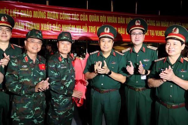 Đoàn Việt Nam hoàn thành nhiệm vụ tại Venezuela, về nước an toàn