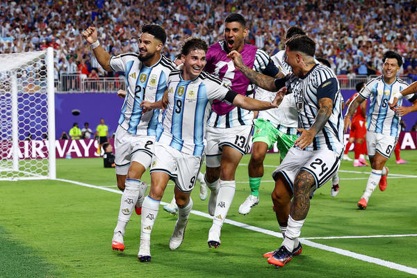 Messi không ghi bàn, Argentina vẫn tiến vào bán kết World Cup