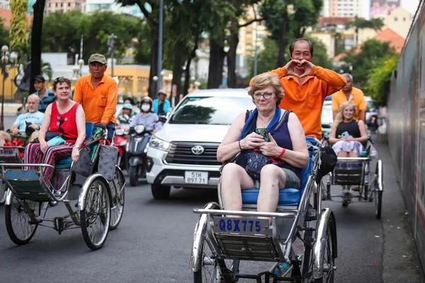 Chúng ta đã phục vụ du khách như thế nào?