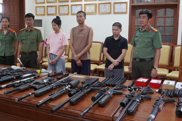 Mua bán vũ khí trái phép trên không gian mạng: Cần ngăn chặn tận gốc Mua bán vũ khí trái phép trên không gian mạng: Cần ngăn chặn tận gốc