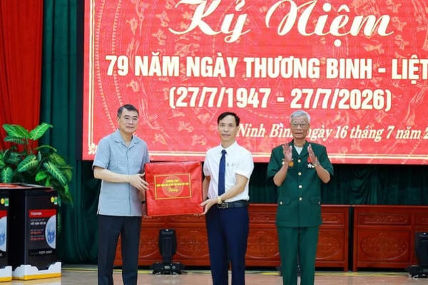Thủ tướng: Tiếp nối truyền thống "uống nước nhớ nguồn," chăm lo tốt hơn cho người có công