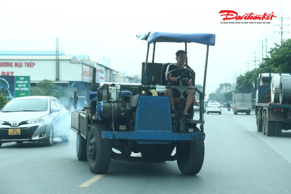 Xe tự chế, không biển số hoạt động trên tỉnh lộ 419, tiềm ẩn nguy cơ mất an toàn giao thông