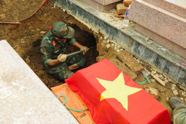 Điện Biên: Phấn đấu hoàn thành nhiệm vụ lấy mẫu các phần mộ liệt sĩ vào tháng 4/2027 Điện Biên: Phấn đấu hoàn thành nhiệm vụ lấy mẫu các phần mộ liệt sĩ vào tháng 4/2027