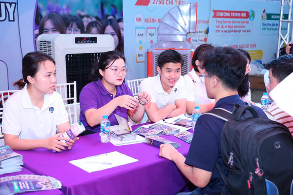IELTS - “tấm vé” quan trọng trong xét tuyển đại học 2026 IELTS - “tấm vé” quan trọng trong xét tuyển đại học 2026