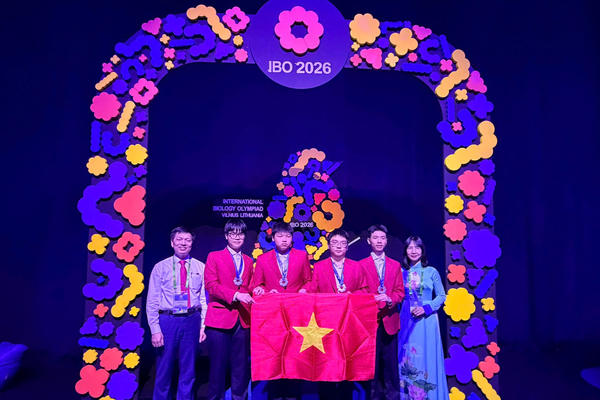 Việt Nam giành 4 huy chương bạc Olympic Sinh học quốc tế 2026