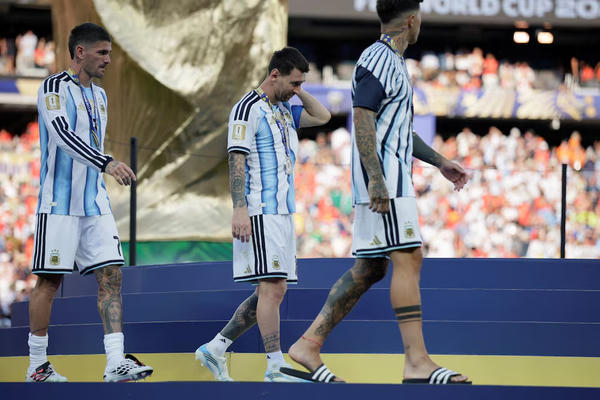 Người Argentina tiếc nuối trước thất bại của đội nhà tại World Cup Người Argentina tiếc nuối trước thất bại của đội nhà tại World Cup