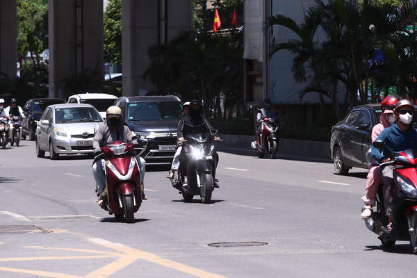 Khu vực Bắc Bộ ngày nắng, chiều tối và đêm có mưa rào và dông