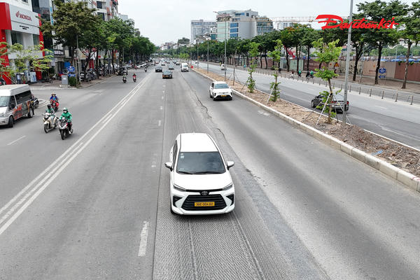 Đường Võ Chí Công xuống cấp sau thi công, Hà Nội sắp hoàn trả mặt đường