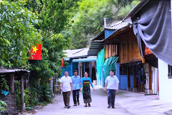 Tạo đà cho Mường Chanh phát triển