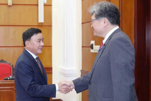 Thường trực Ban Bí thư tiếp Quyền Tổng Thư ký Đảng Dân chủ Tự do Nhật Bản