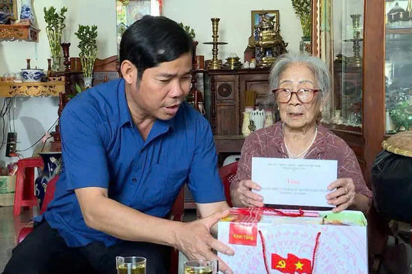 Gia Lai: Thăm, tri ân các gia đình người có công với cách mạng Gia Lai: Thăm, tri ân các gia đình người có công với cách mạng