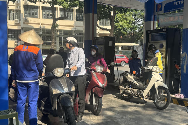 Đề xuất để thương nhân phân phối tự quyết giá bán lẻ xăng dầu
