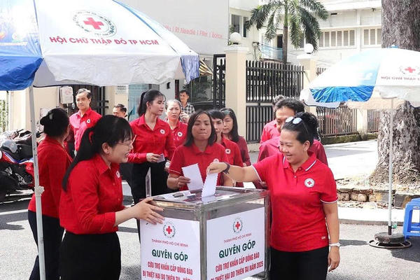 TPHCM: Các tổ chức thành viên Mặt trận tích cực chăm lo hỗ trợ người nghèo