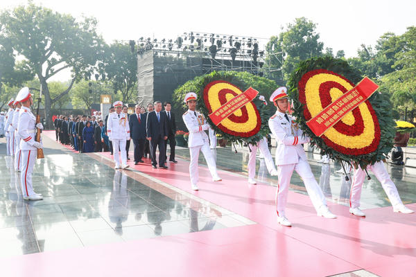 79 năm Ngày Thương binh - Liệt sĩ: Lãnh đạo Đảng, Nhà nước, MTTQ Việt Nam tưởng niệm các Anh hùng liệt sĩ và viếng Chủ tịch Hồ Chí Minh 