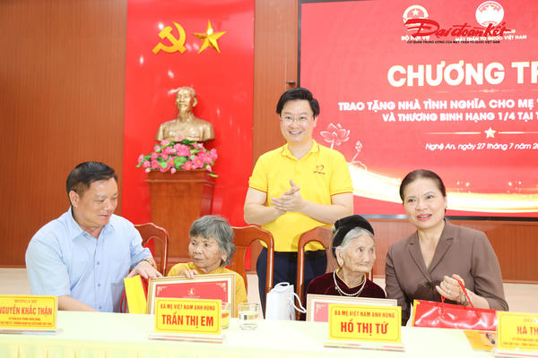 Trao tặng nhà ở tri ân Mẹ Việt Nam Anh hùng, thương binh nặng tại Nghệ An