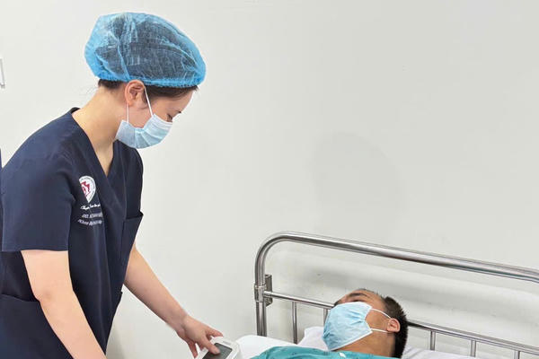 Chủ quan với bệnh sởi, nhiều người lớn nhập viện