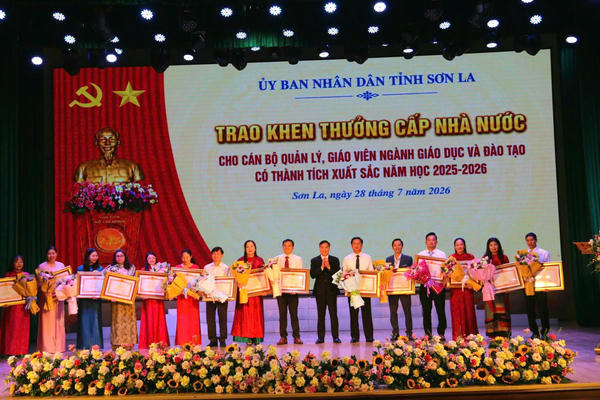 Sơn La: Vinh danh giáo viên, học sinh có thành tích xuất sắc trong năm học 2025 - 2026
