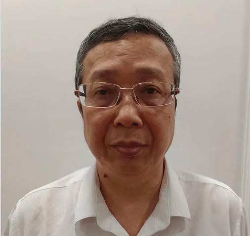 Bắt tạm giam Thứ trưởng Bộ Nông nghiệp và Môi trường Hoàng Trung về tội nhận hối lộ
