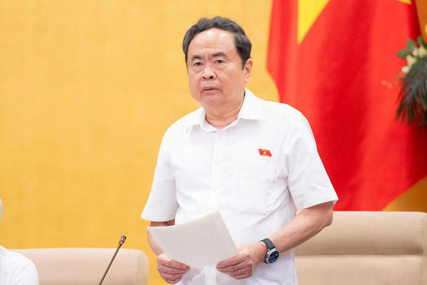 Đảm bảo điều kiện và nguồn lực để các luật, nghị quyết đi ngay vào cuộc sống