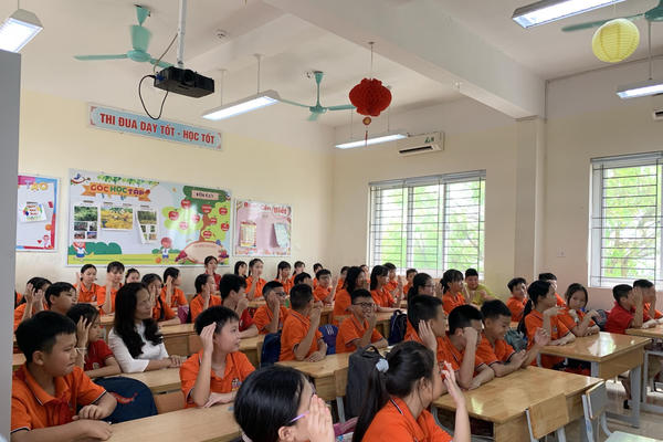 Trước thềm năm học mới: Siết lạm thu để phụ huynh bớt gánh nặng